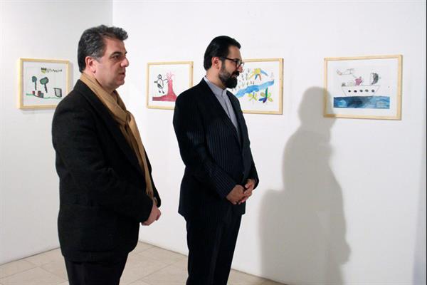 دیدار معاون امور هنری از نمایشگاه کودکان مناطق زلزله زده در نیاوران