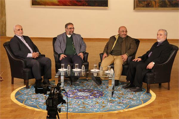 نشست کارشناسی و بررسی تابلو نقاشی‌های عبدالحمید قدیریان با اجرای «مجید شاه حسینی»