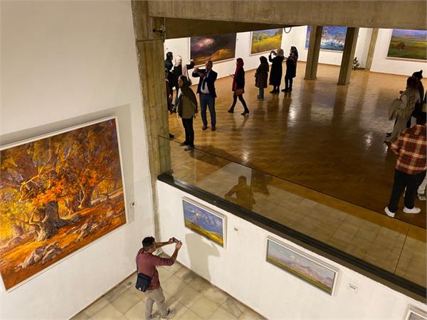با استقبال بی‌نظیر مخاطبان و هنردوستان؛  نمایشگاه «رها در زاگرس» تمدید شد